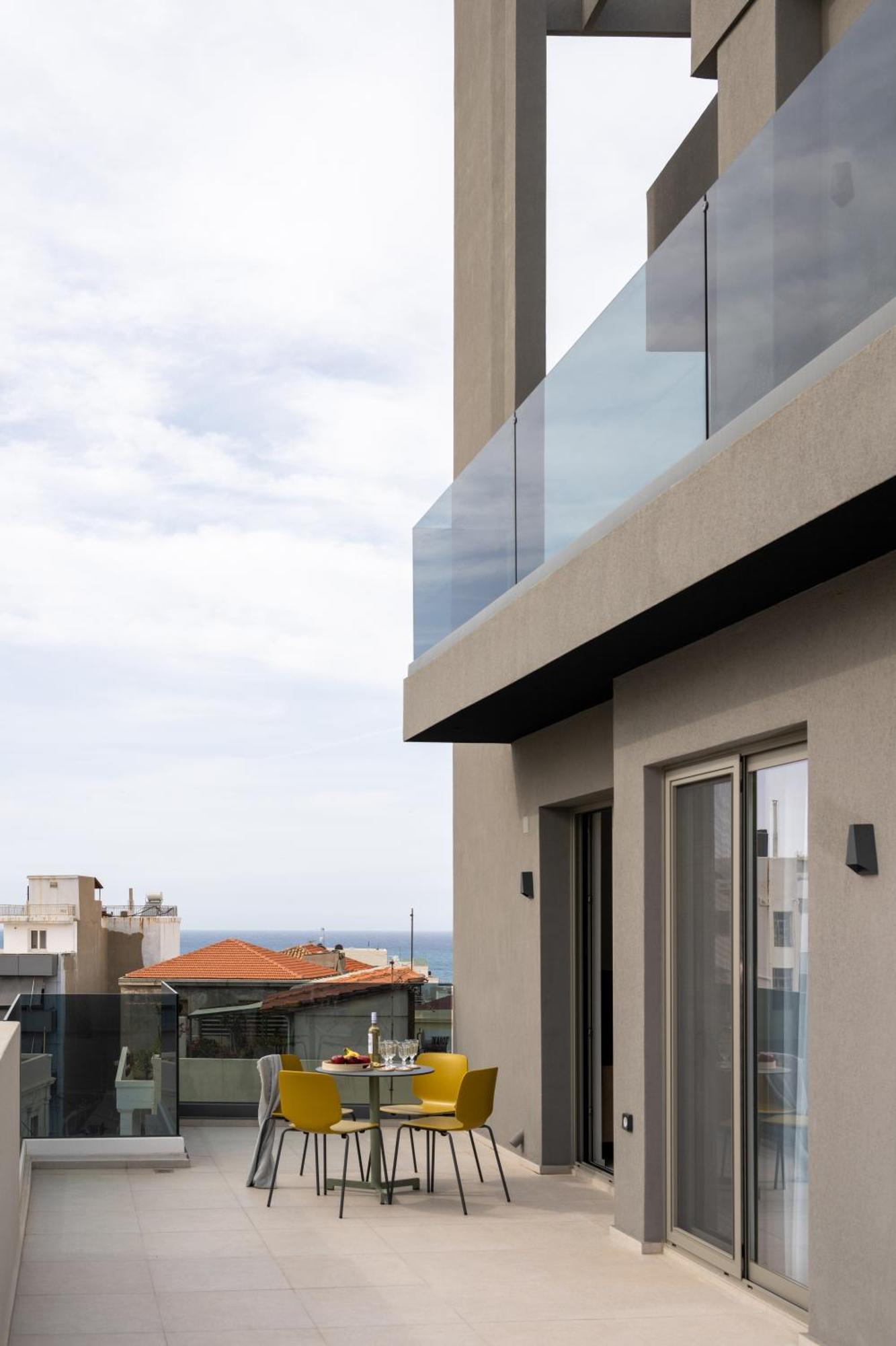 Mosaic Urban Living Apartment Heraklion  Bagian luar foto